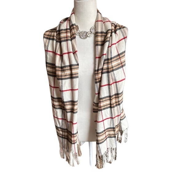 🌻 4/$25 V. Fraas Cashmink Ivory Plaid Scarf - Picture 5 of 5
